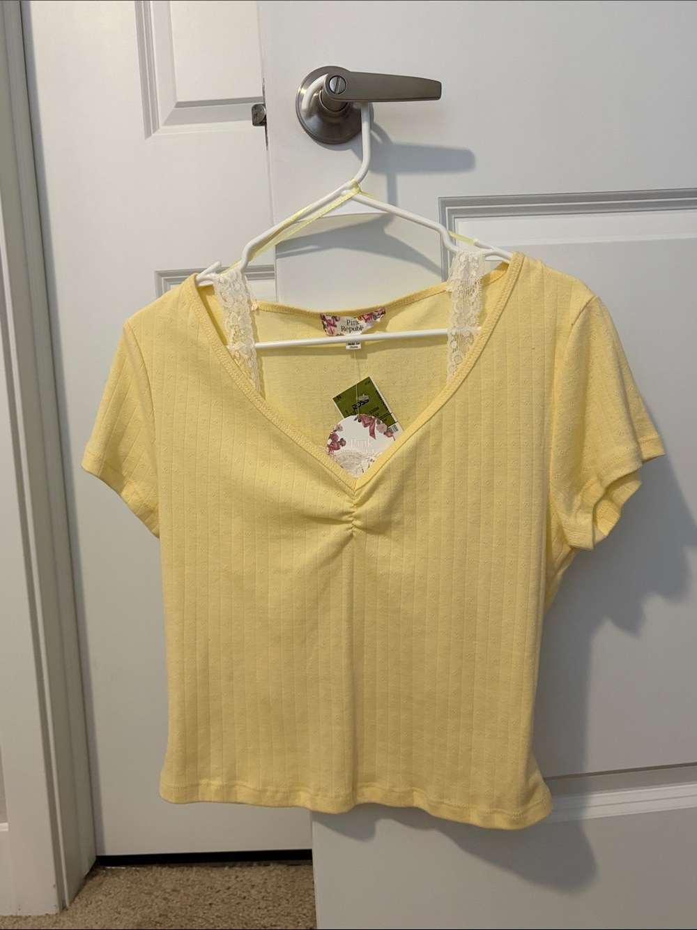 NWT Pink Republic Combo Butter Yellow and White Ribbed V‑Neck